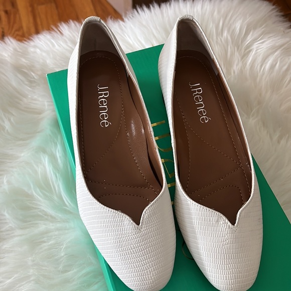 Dress white flat - Picture 2 of 2